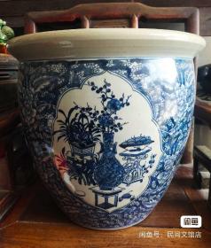 画缸清代瓷器青花瓷器画缸青花缸八宝图。 感兴趣的话点“我想要”和我私聊吧～