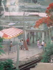 八十年代深圳《罗湖桥畔》宣传画