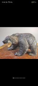 日本老木雕摆件 北海道熊 尺寸：高16厘米，长29厘米，宽14厘米。 备注：年久有使用磨损，牙齿残缺（见图三）