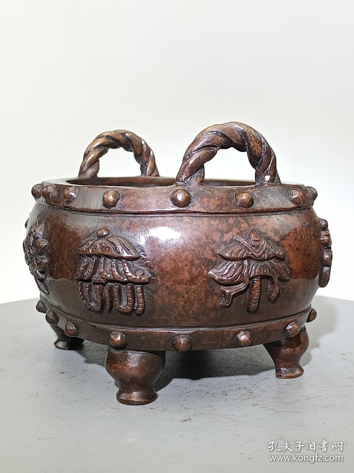 古董  古玩收藏  铜器  铜香炉  精品铜香炉   尺寸长宽高:14/12/10厘米，重量:2.6斤