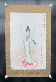 杨宝瑜：又名杨葆瑜，生于北京。1962年毕业于北京艺术学院，1979一1982年在中央美院国画系进修，师从陆鸿年、黄均等大家。现为辅仁大学美术研究会会员，北京工笔重彩画协会理事，北京美协会员