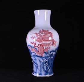 清乾隆青花釉里红海水龙纹观音瓶，高41×21厘米
