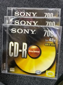 原装SONY索尼CD-R空白刻录光盘 48X 700MB单片盒装
详情，三个，其中一个盘全新没有开封，其余两个肉眼可见盘面没有一丝痕迹，干净整洁，不知空盘还是已经刻录。购买前请看仔细，
