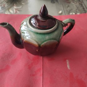民国一50年代酱油梅花小茶壶。