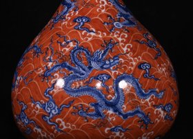 明宣德矾红青花海水五龙纹玉壶春瓶，高27.3×19厘米