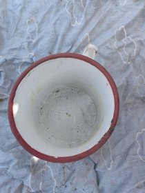 搪瓷杯（八一）