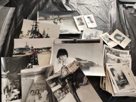美女及家人日常生活、工作黑白老照片 80多张 以黑白为主 尺寸不一