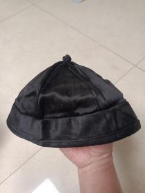 民国时期的老物件（瓜形黑色帽子）以前师爷戴过的有字款古玩