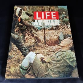 LIFE AT WAR（生活在战争中） 8开  精装