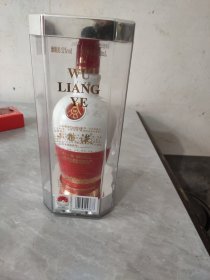 ……五粮液酒瓶子摆件……