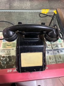 怀旧1960年代国产古董老式手摇磁石电话机发电机怀旧摆件南京国营，品相如图，摇起来顺畅，应该没有什么故障。