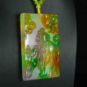 珍藏1完美翡翠冰种高冰精工雕刻【寿星牌】 规格：85*56*15mm 水头足，质地细腻纯净无瑕疵，颜色为纯正、明亮、浓郁、非常漂亮。