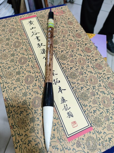 上海周虎臣 披羊马尾笔 大号 古竹笔杆 2010年之前制笔 出锋61mm 口径16mm 纯羊兼毫