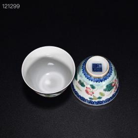 清乾隆青花粉彩描金荷花鸬鹚纹杯