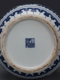 清青花手绘五福捧寿象耳瓶