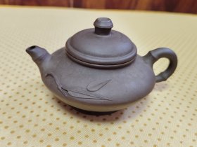 范定华 紫砂壶 10.8*8.2*6.2CM品如图