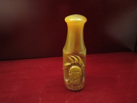 一只漂亮的玛瑙烟嘴浮雕富甲天下
