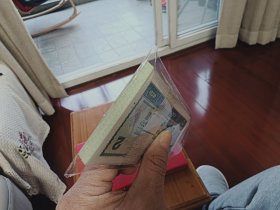 90年2元XF冠标十全品直版背右下多出两点油墨见图