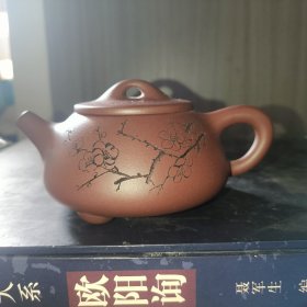 宜兴紫泥原矿刻绘梅花石瓢壶 王厚红老师纯手工制作 200cc左右