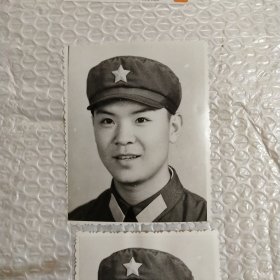 年轻解放军照片