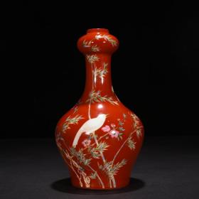 清雍正红地粉彩花鸟纹蒜头瓶23*11厘米
