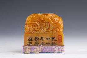 清代寿山田黄印章旧臧：寿山田黄【随安室】御宝规格：重量129g 高4.5cm 宽4.7cm