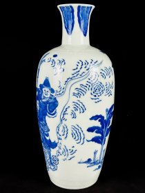 旧藏青花人物故事赏瓶，釉色饱满，勾勒匀称，人物生动，品相完好，收藏佳品