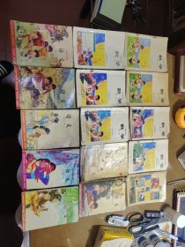 六年制小学课本数学语文试用本：语文 第一，五，七，八，九，十，十二！数学 第一，一，三，四，六，八，八，十二！十五册合售！