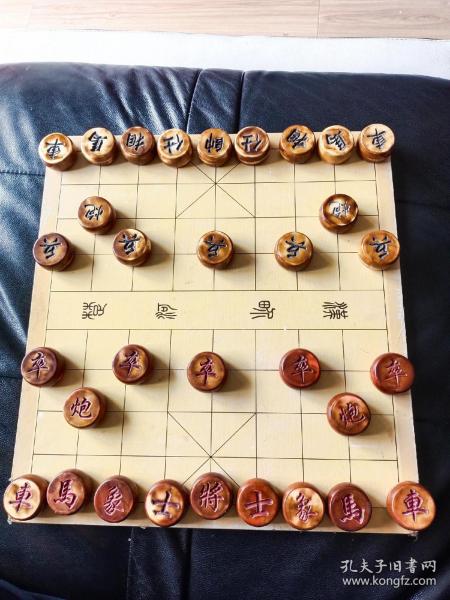 珍贵材料的《中国象棋》，品相如图，完整无缺！～一颗40多克！值得拥有！