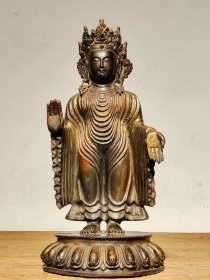 明代铜佛，开脸慈祥，纹饰精美 高32厘米 宽14厘米 重2610克