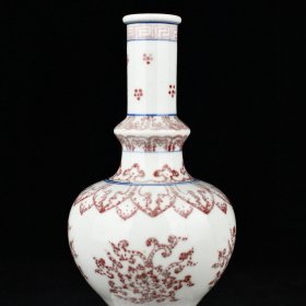 清乾隆釉里红缠枝莲芭蕉叶福寿如意纹蜡台一对规格22*12厘米