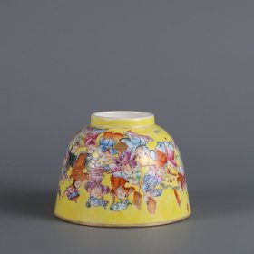 清同治年制黄地粉彩百子图主人杯