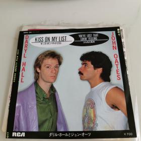 基本未使用日版7寸黑胶唱片Daryl Hall and John Oates，经典七寸单曲kiss on my list/you're lost that lovin'  feeling，可复制产品，售出非假不退。价格是单张价格。