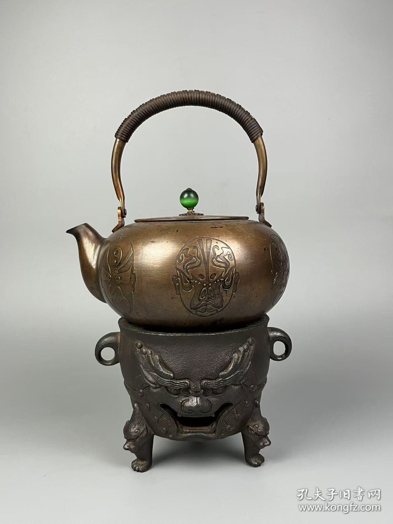 旧藏【京剧脸谱铜壶+铸铁炉】整套，全品完整，实拍如图！
