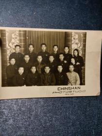 1945年，接管上海部分人员合影照片