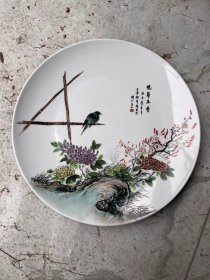 落款邓肖禹的手绘瓷器赏盘一个，直径26厘米，完整的，卖2千元。
