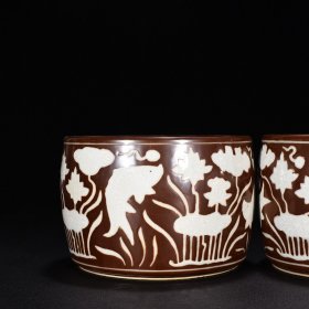 明宣德紫金釉留白鱼藻纹蛐蛐罐 高9.5厘米 宽13.5厘米