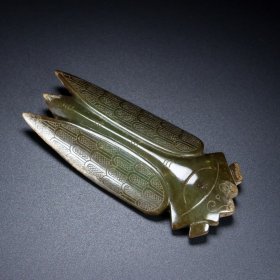 精品和田玉 ，蝉，玉质细腻，包浆厚重，沁色入骨，雕工精细，品相完美，细节如图，长5.5宽1.5高13厘米，总重200克，