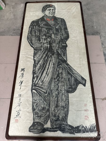 手绘主席像，个头大，画工逼真，画像的布是纯手工织的，品相完美，保存完整！包老！