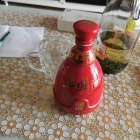 西凤酒酒瓶