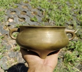 清中期圆耳压经炉 公博已评级 全品，口径13.5厘米，重1894克，将近4斤！大炉子，厚胎，原包浆，状态好，圆耳与板耳压经少较为少见！此类同口径所见重量谨见！收藏级佳品。公博已评级！高端货！！