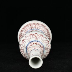 清乾隆釉里红缠枝莲芭蕉叶福寿如意纹蜡台一对规格22*12厘米