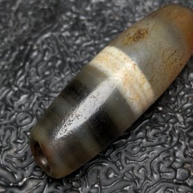 旧藏 多线天珠 尺寸 4.7×1.6厘米，重 16.6克
