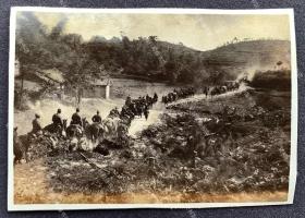 抗战时期 粤桂地区广州、南宁、钦州一带行军的日军须藤部队 原版老照片一枚