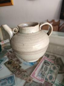 品相很好的瓷器壶