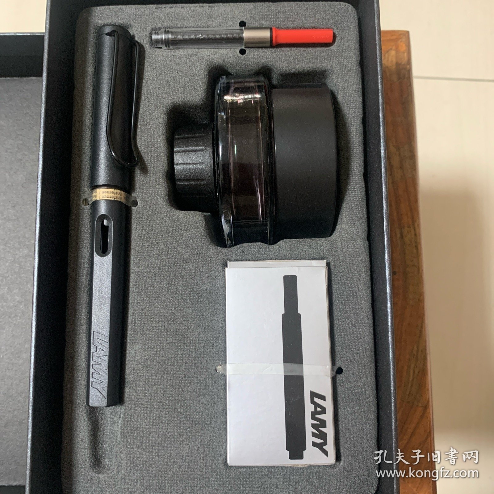 德国凌美LAMY钢笔 礼盒套装钢笔+笔囊一个+吸墨器+墨色墨水
