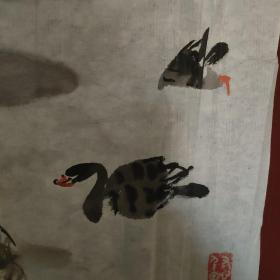 刘芳萱：已故北京画家吴青霞弟子。中国画研究会会员，中央文史馆馆员，一级美术师，中国美协会员。65CMx45CM