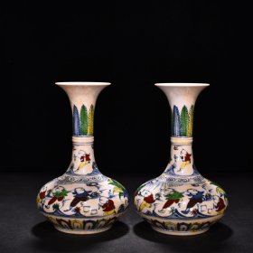 旧藏 明成化红胎斗彩姹紫婴戏纹赏瓶（万贵妃款） 高21厘米 宽12.5厘米