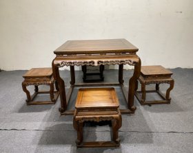 大叶黄花梨木方桌五件套，桌面直径90cm，高82cm。凳子面直径37cm，高45cm