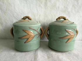 民国时期豆青釉竹节茶叶罐一对，品如图